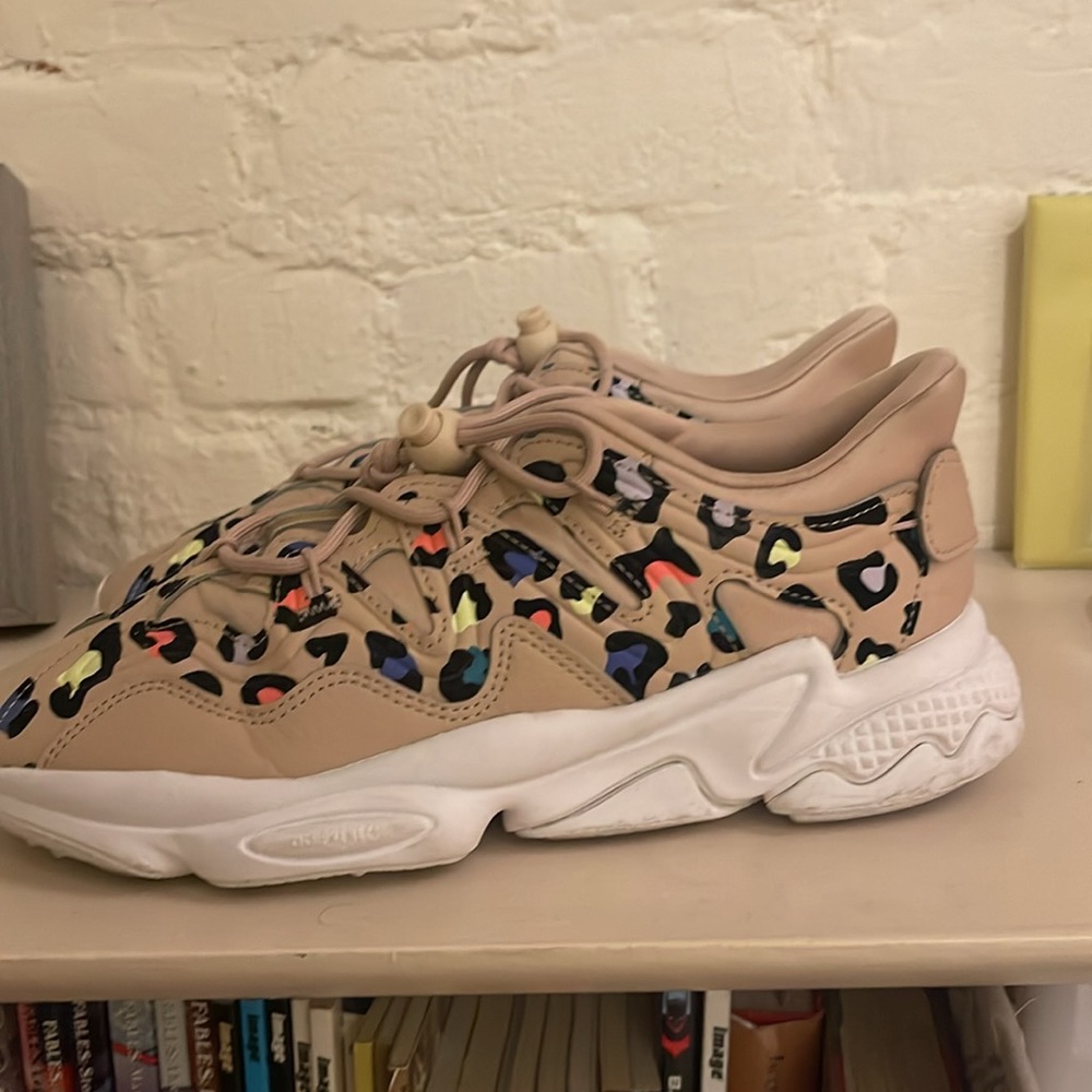 Adidas Ozweego Women’s Sneaker - Picture 4 of 9